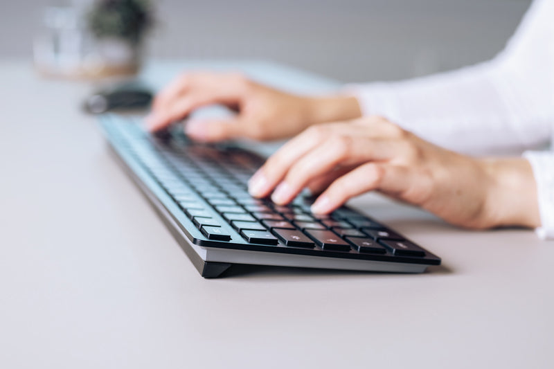 CHERRY KW 9100 SLIM clavier Universel RF sans fil + Bluetooth Noir