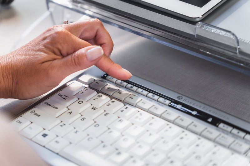 BakkerElkhuizen S-board 840 clavier Bureau USB QWERTZ Allemand Gris clair, Blanc