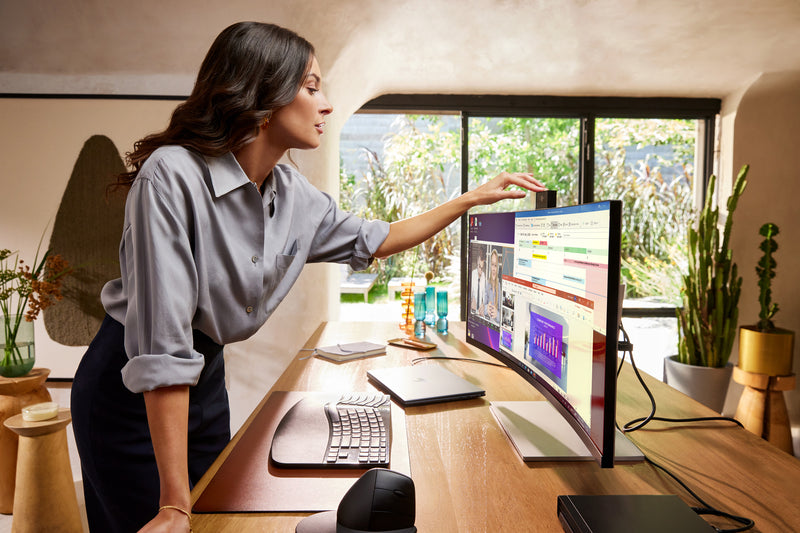 HP Series 7 Pro Écran de conférence WQHD 34 pouces - 734pm