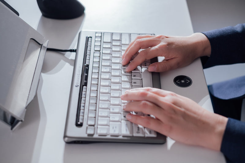 BakkerElkhuizen S-board 840 clavier Bureau USB QWERTZ Allemand Gris clair, Blanc