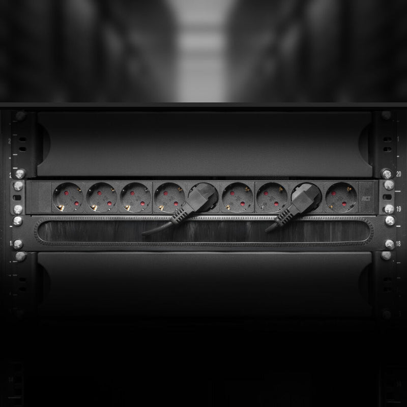 ACT Rallonge PDU 19" CEE7/7 avec 9 prises de type F, 3m H05VV-F 3G1.5