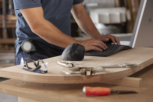 HP 920 Ergonomic Wireless Mouse